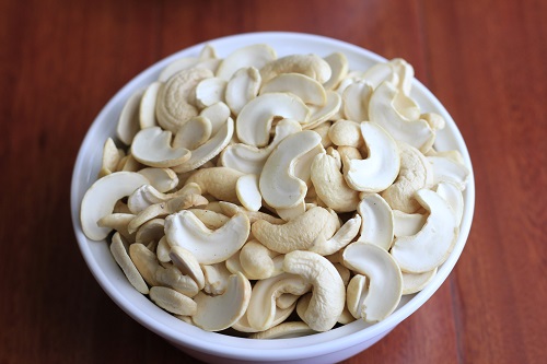 WW450 Cashew kernels