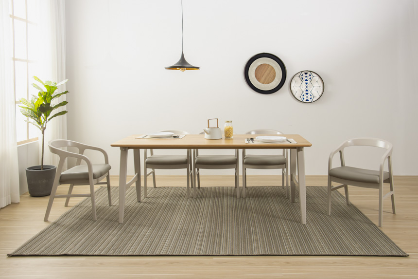 Ontario dining table with 6 seaters