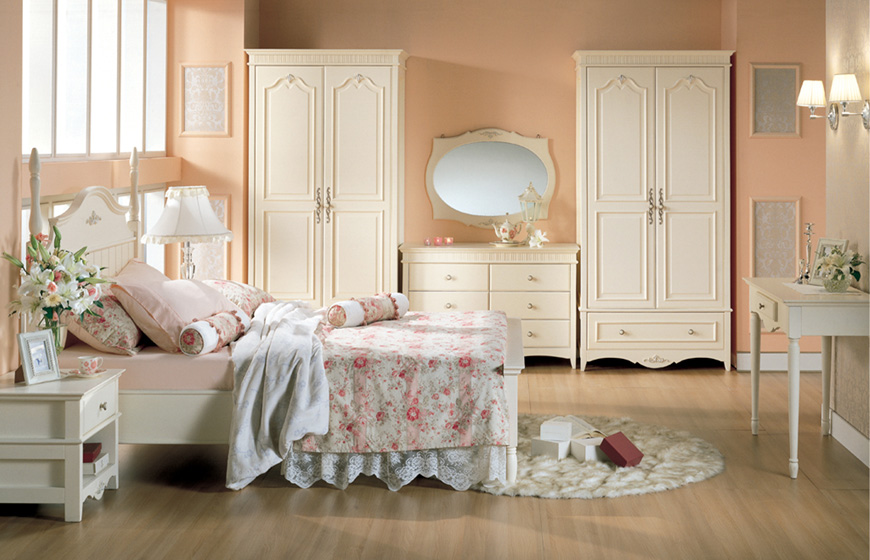 Juliet bedroom