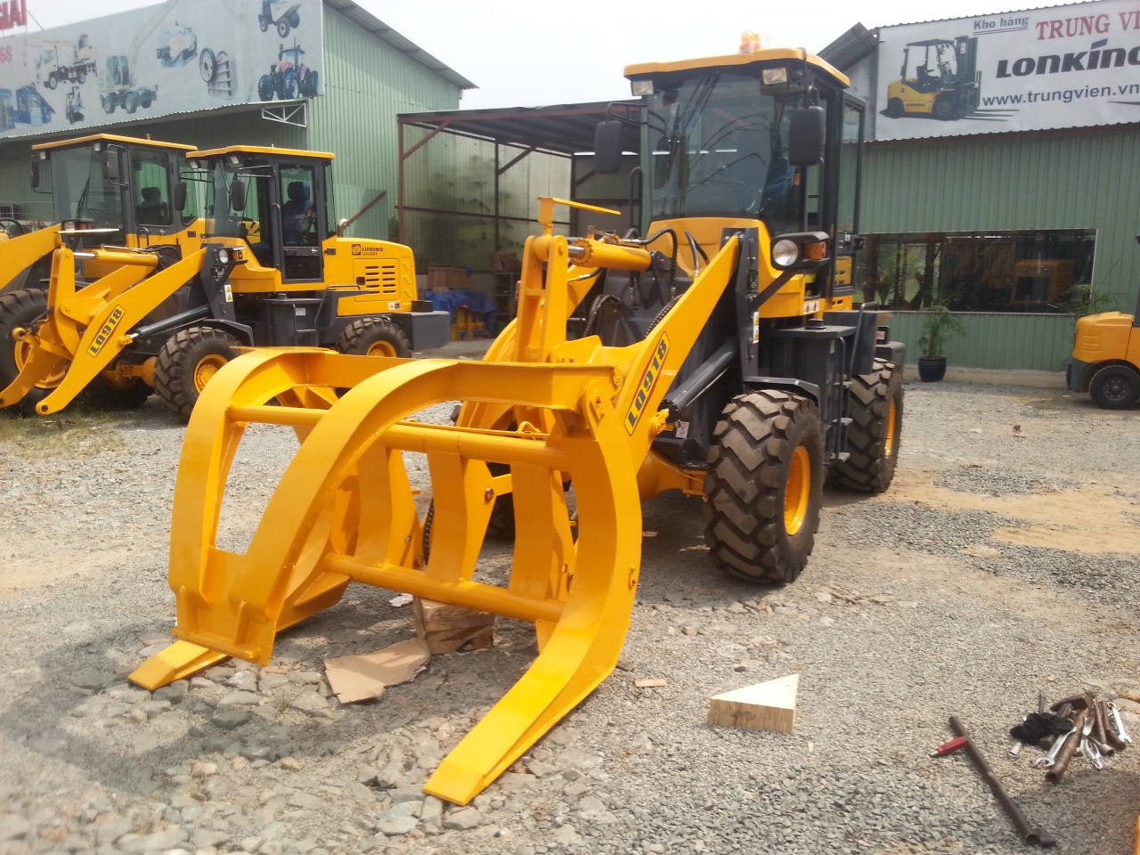 Wood Grasping Loader