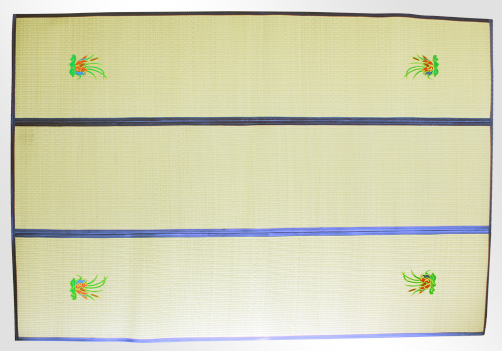 Three-fold mat