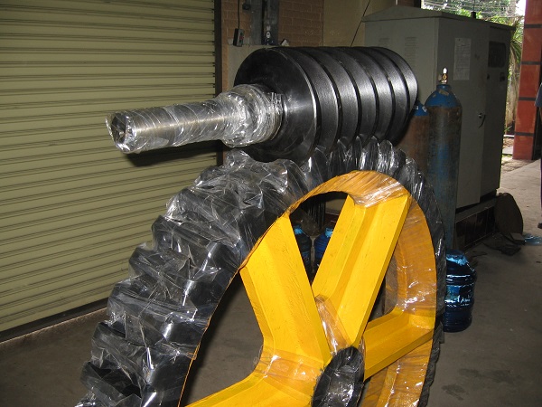 Concave worm shaft