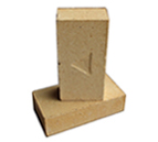 Refractory brick