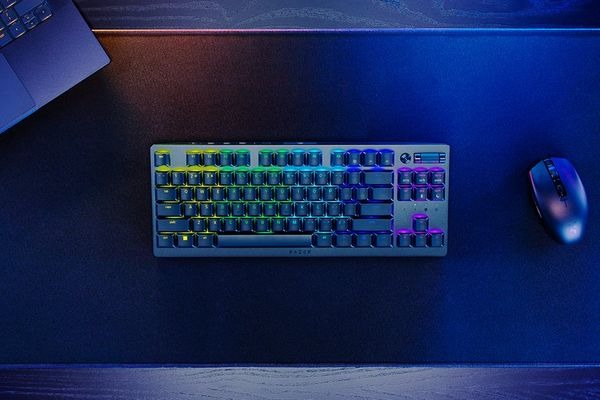 Razer DeathStalker V2 Pro low-profile tenkeyless wireless gaming keyboard (linear red switch)