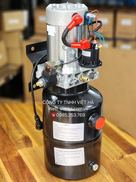 Compact hydraulic power units
