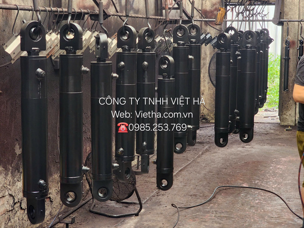 Hydraulic cylinders