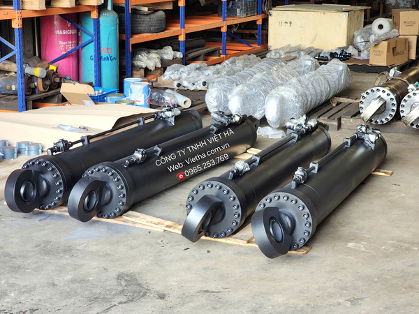 Hydraulic cylinders