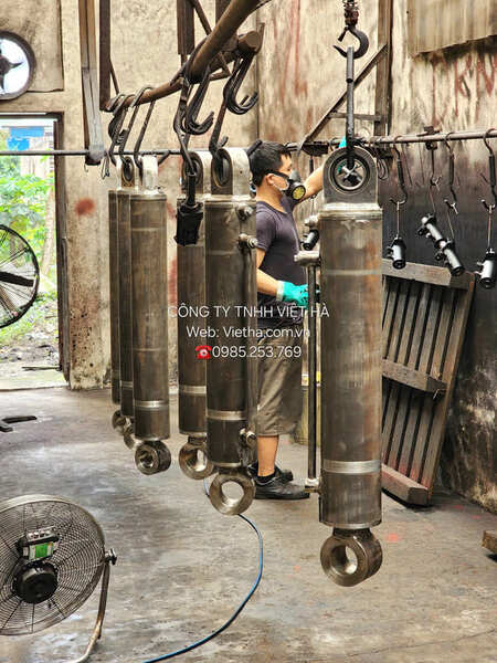 Hydraulic cylinders