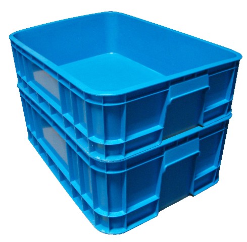 Solid plastic crate