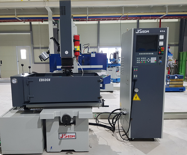 Plastic molding machines