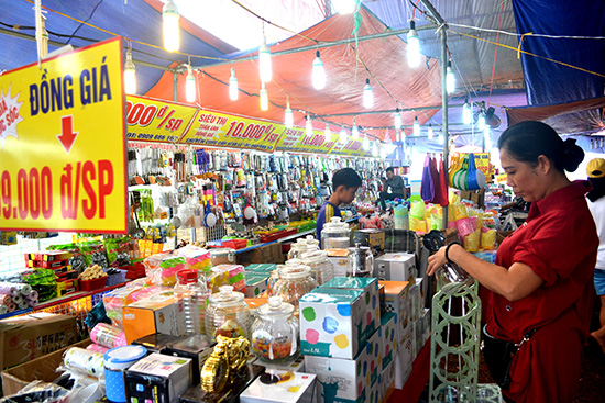 Organizing trade fairs