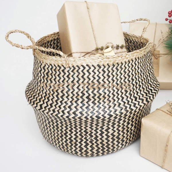 Storage basket with lids