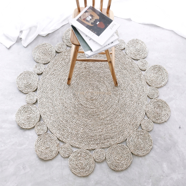 Minimal-style rug
