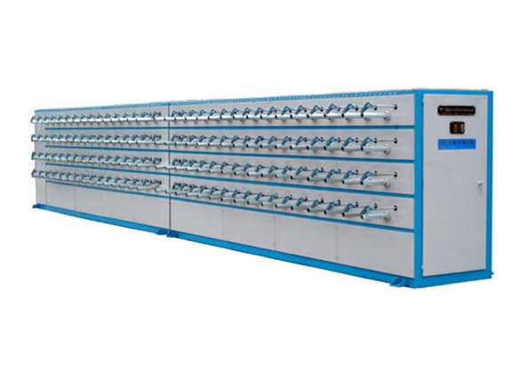 Yarn winding machine