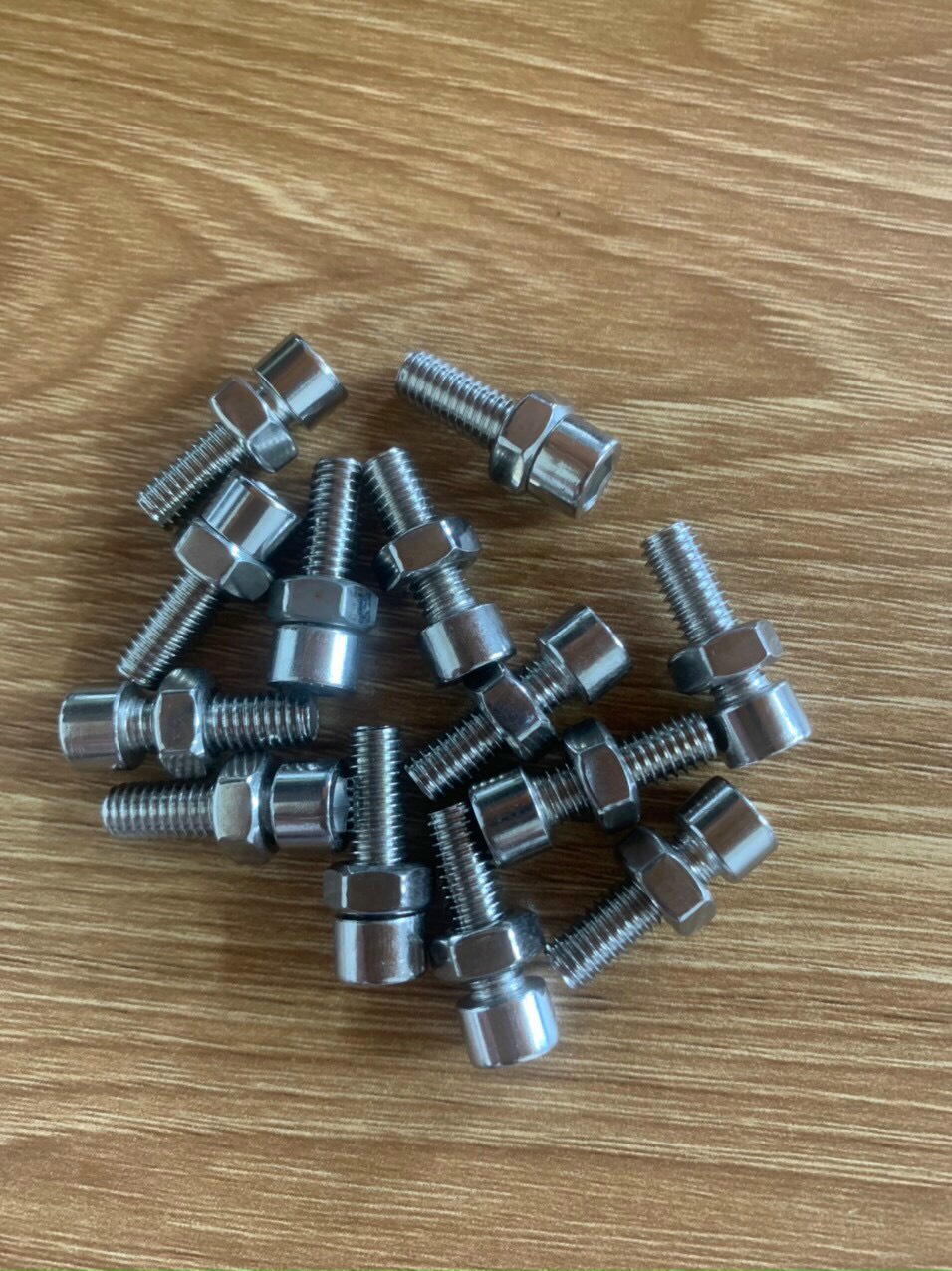 Bolts LGC