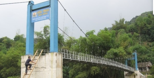 Ban Gieng suspension bridge