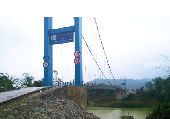 My Dong Canh suspension bridge