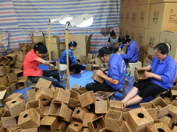 Ngoc Dong Ha Nam handicraft factory