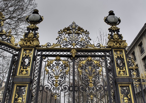 Iron art gate