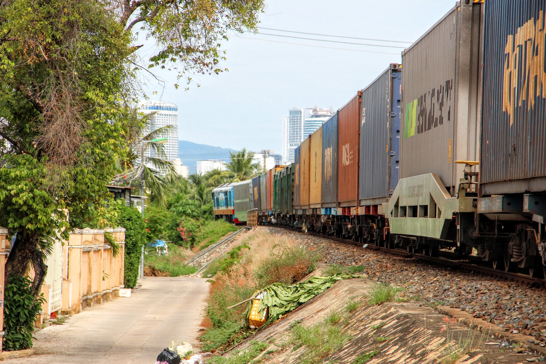 Domestic container shipping service