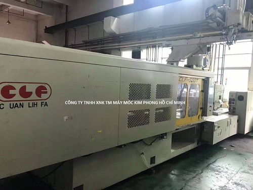 Plastic injection molding machine