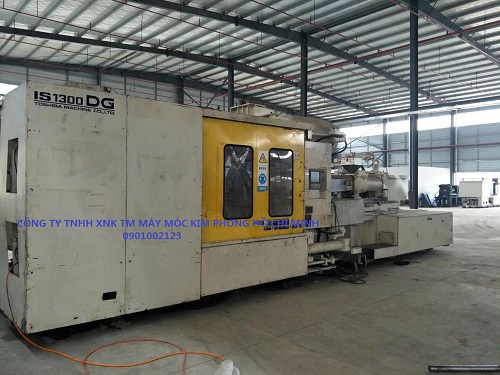 Toshiba plastic injection molding machine