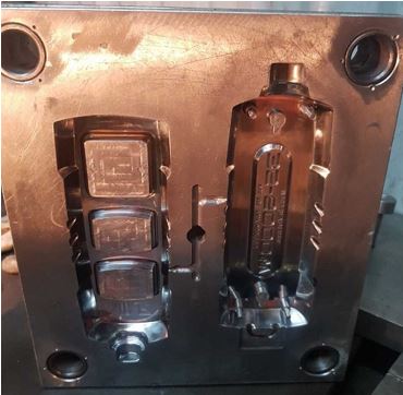 Plastic injection mould