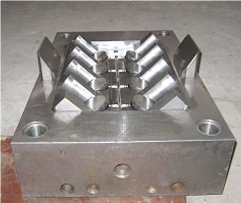 Plastic injection mould