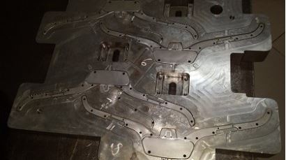 Plastic injection mould