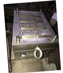 Plastic injection mould