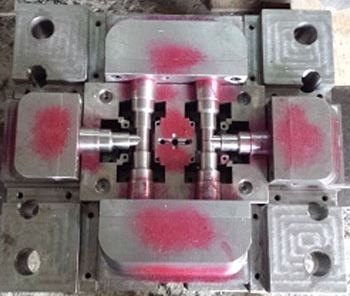 Plastic injection mould
