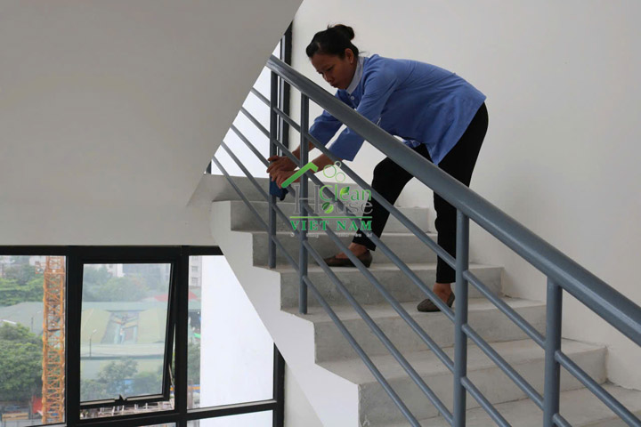 Clean House residential and office cleaning service