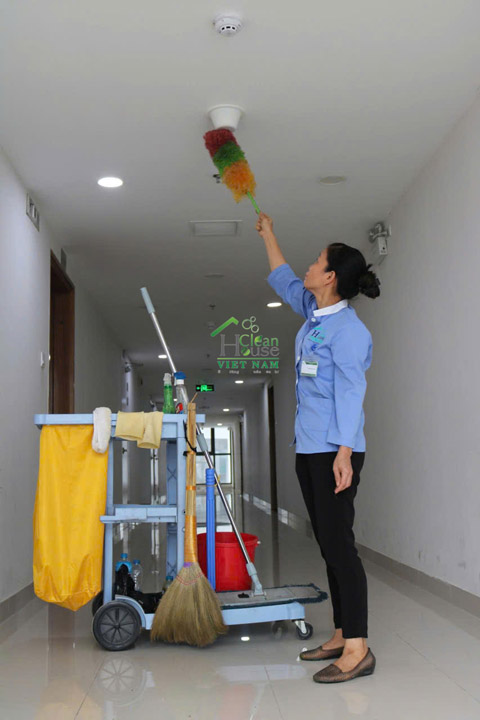 Clean House residential and office cleaning service