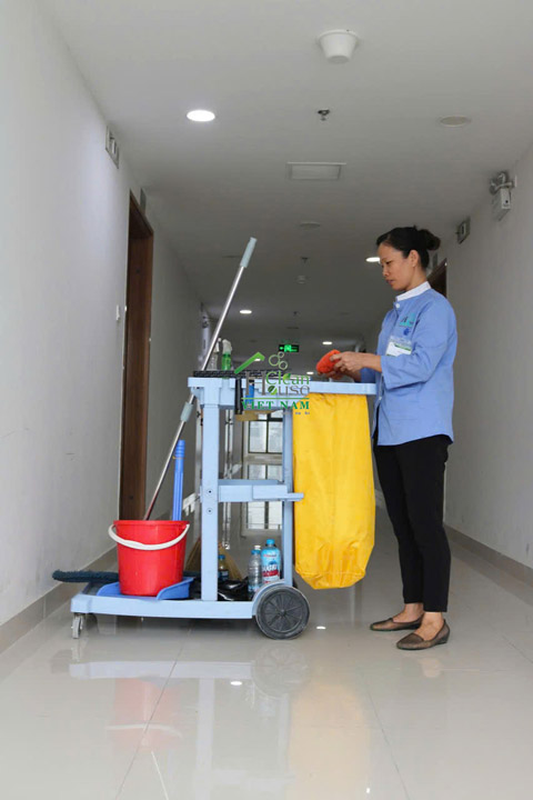Clean House residential and office cleaning service