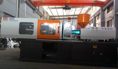 Plastic pressing machine