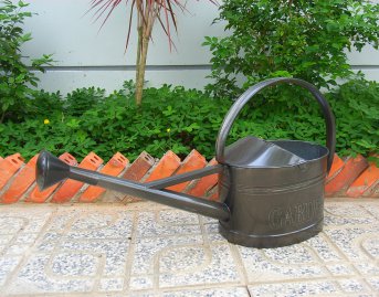 Zinc watering can