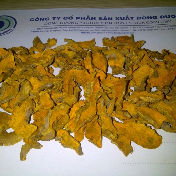 Dried turmeric slices