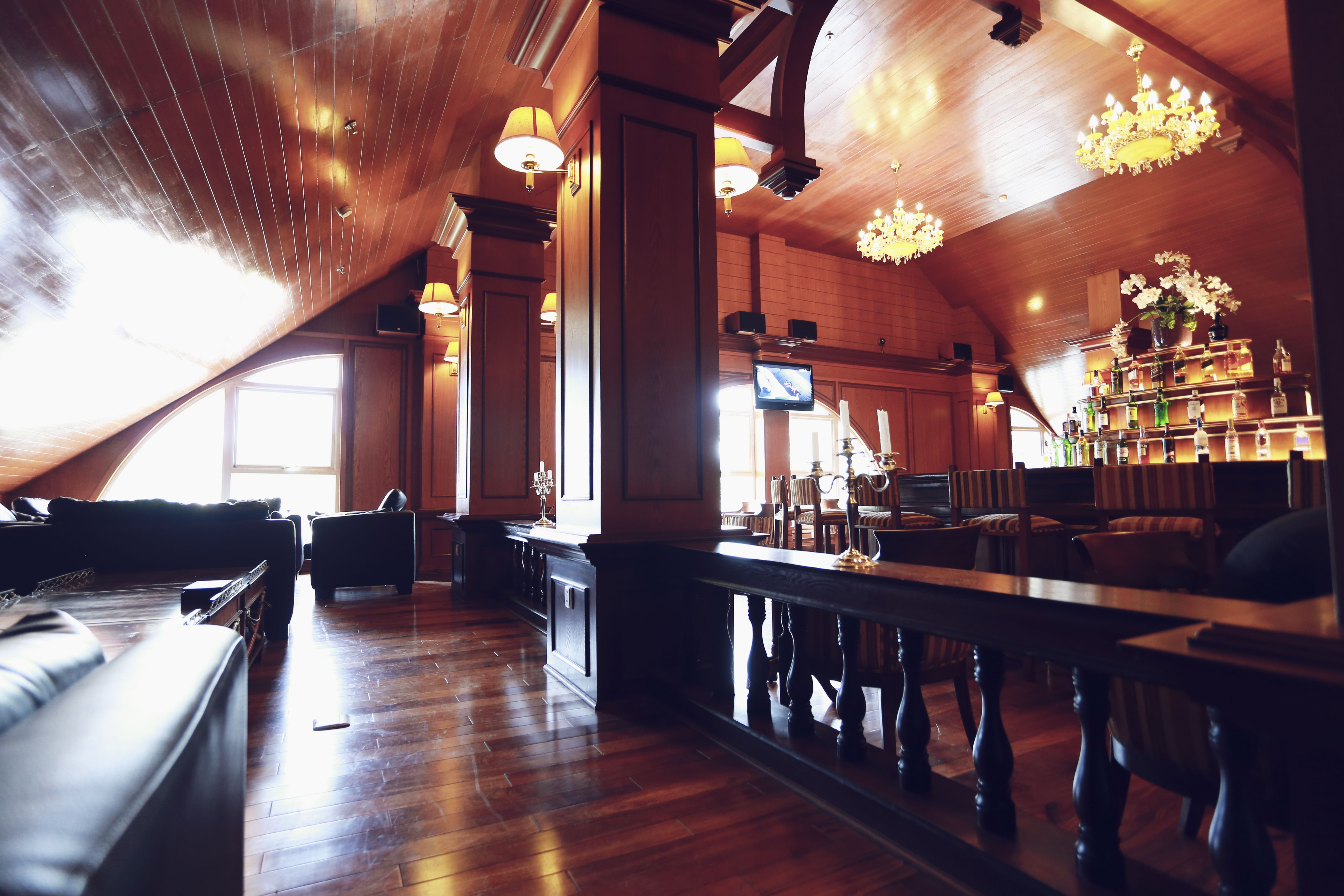 Moonlight bar