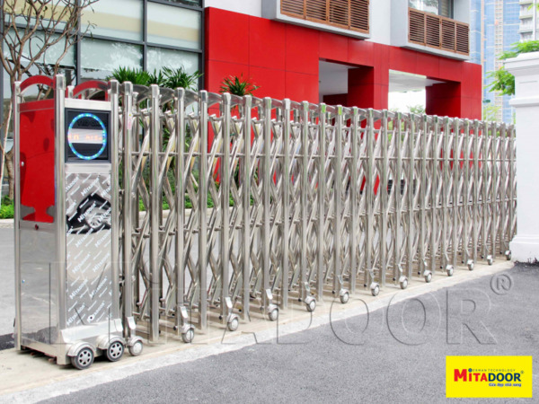 Retractable gates