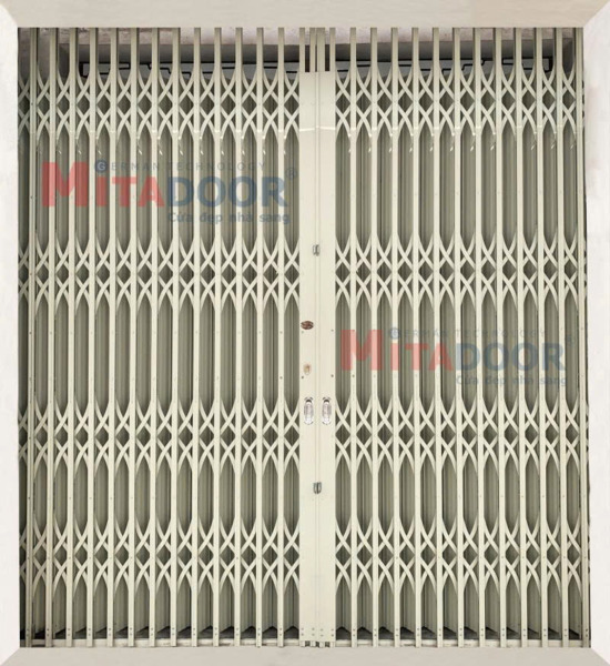 Powder-coated steel sliding doors