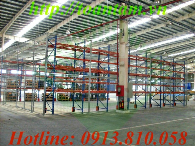 Storage partition cage