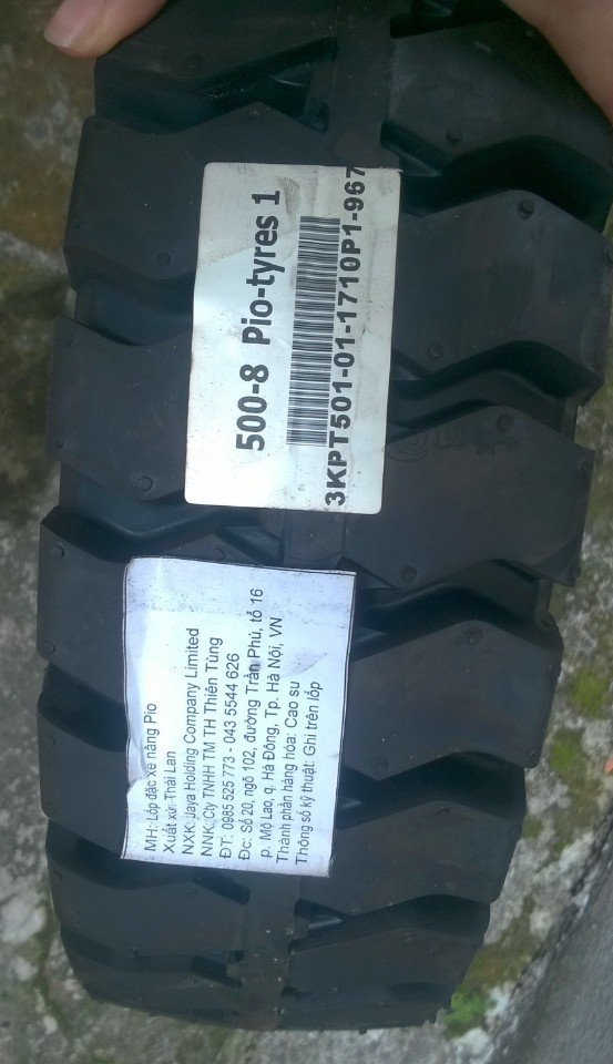 Pio solid tire