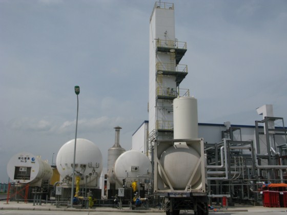 Gas separation plant