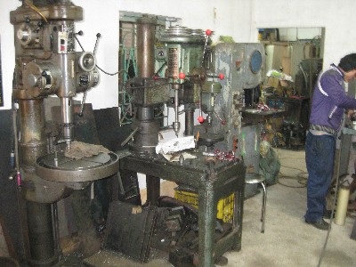 Tool drilling rig