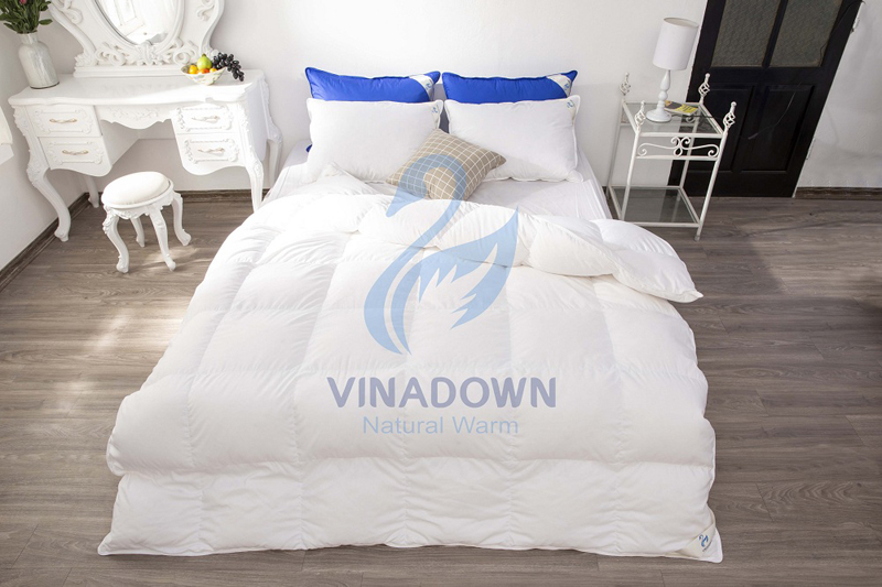 Feather bedding set