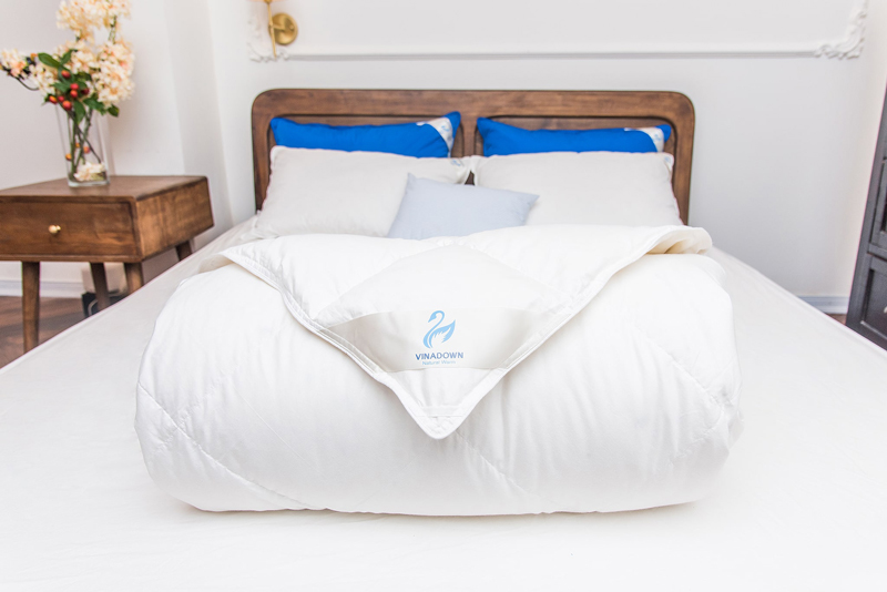 Feather bedding set