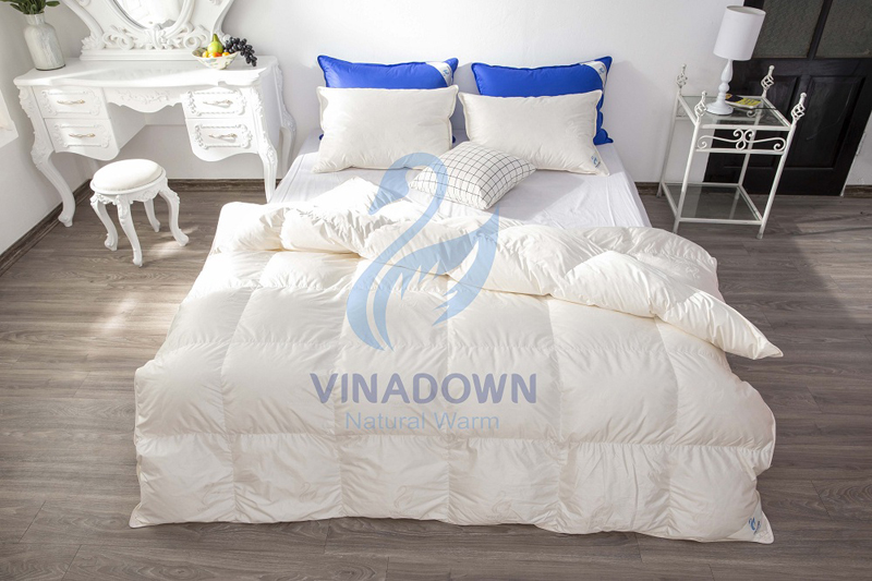 Feather bedding set