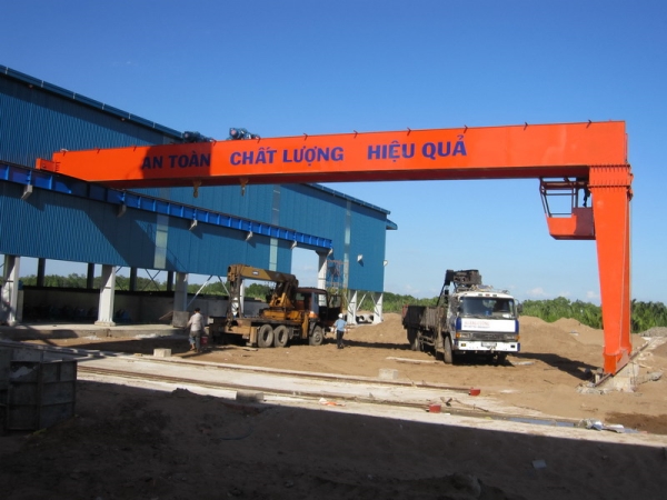 Semi overhead crane