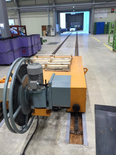 Rail transport cart
