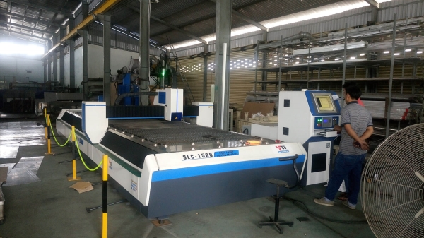 Single-Table Fiber Laser Cutter